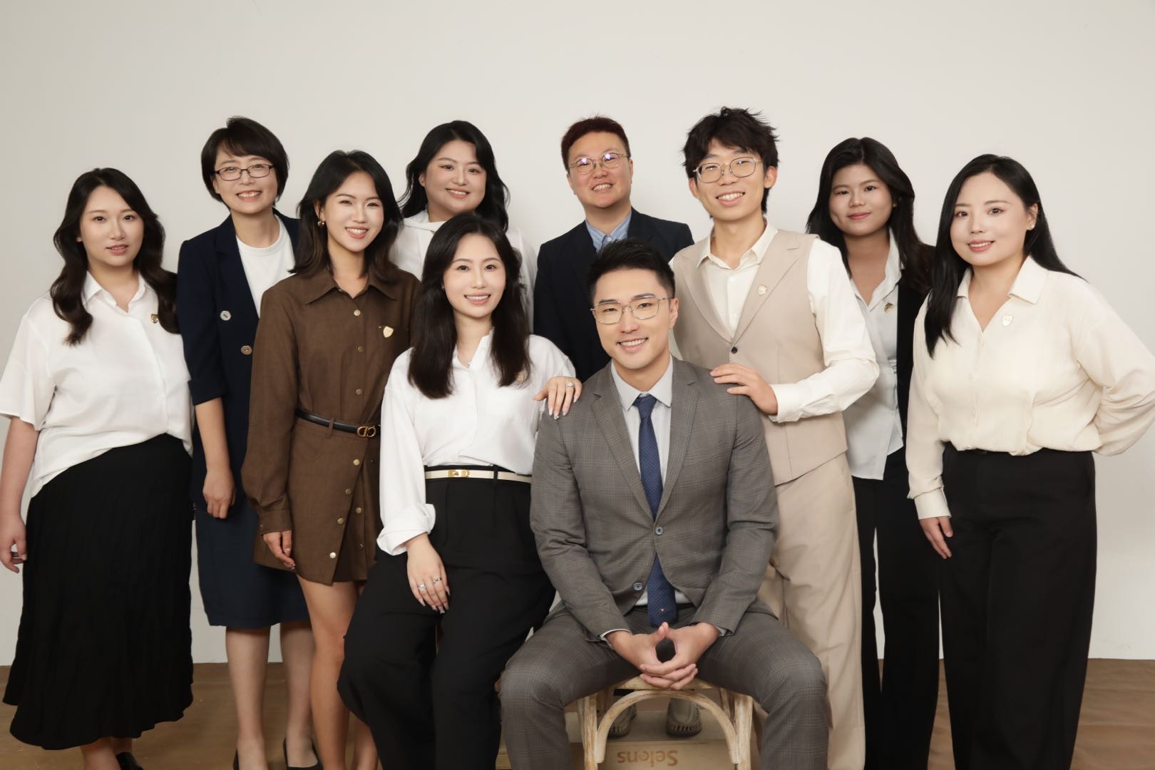 鼎盛律师事务所律师及专业团队合照
